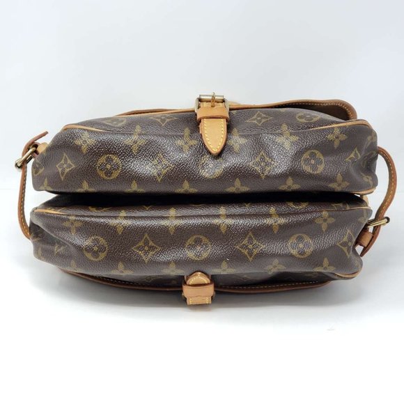 Auth Louis Vuitton Monogram Saumur 30 Crossbody - Picture 7 of 16